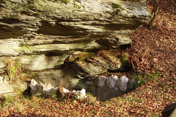 Stenen, bronnen en legendes in de Ardennen