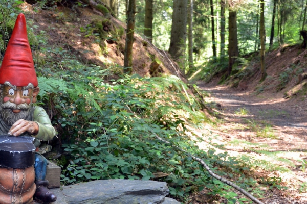 Stenen, bronnen en legendes in de Ardennen